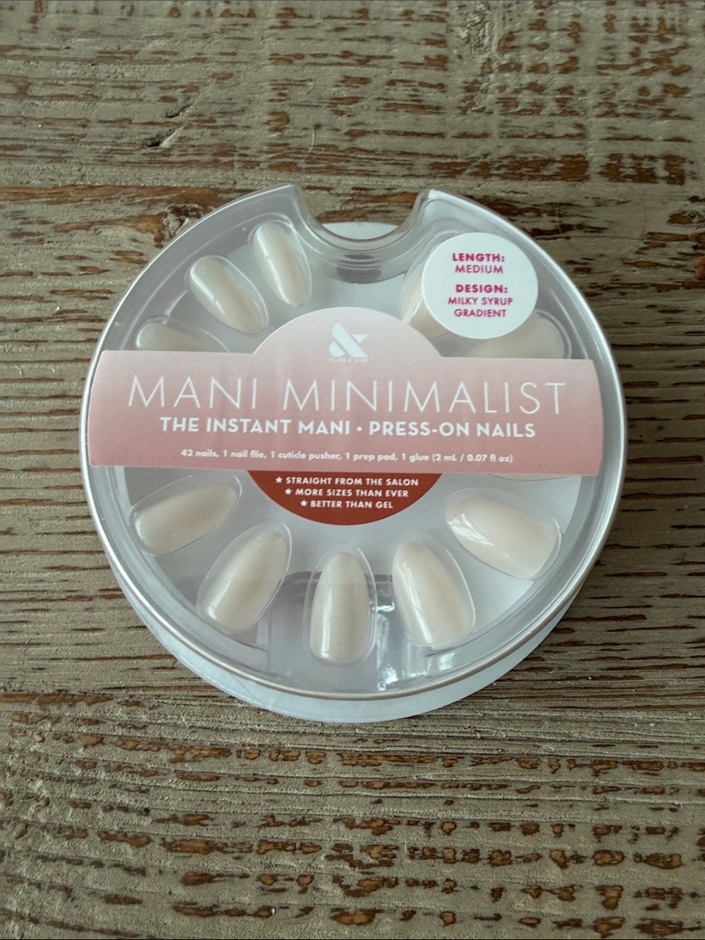 Mani Minimalist Press-On Nails - Milky Cream (Medium)